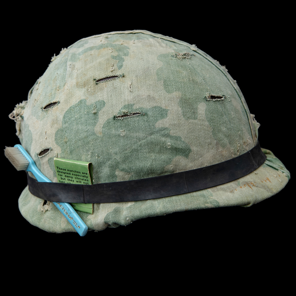 US M1 helm Vietnam met Mitchell cover 