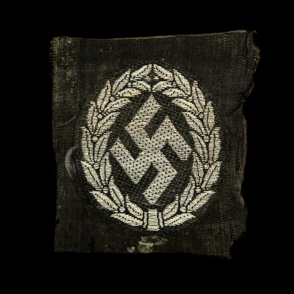 Schutzmann BEVO cap badge