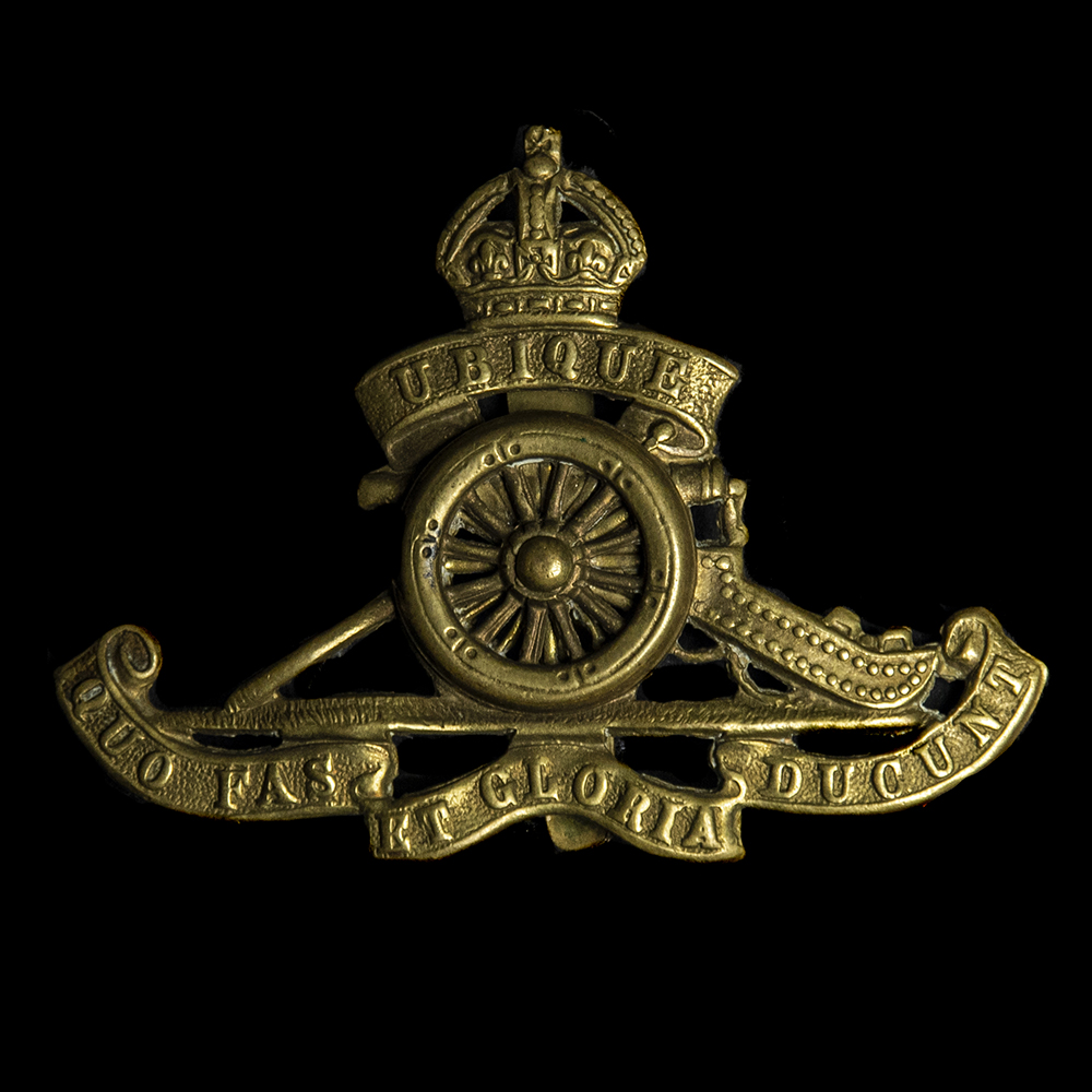 Britse capbadge Royal Artillery