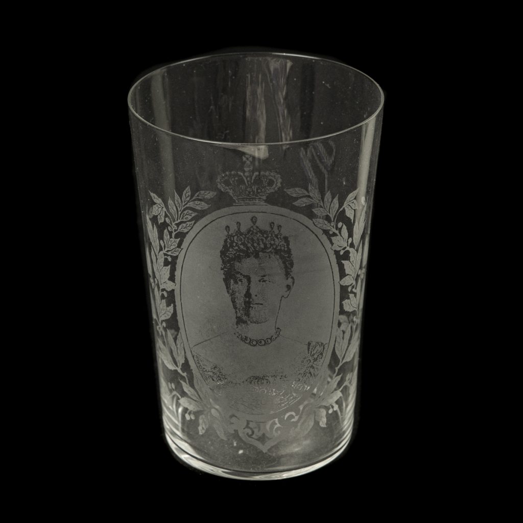 Wilhelmina glas 1898