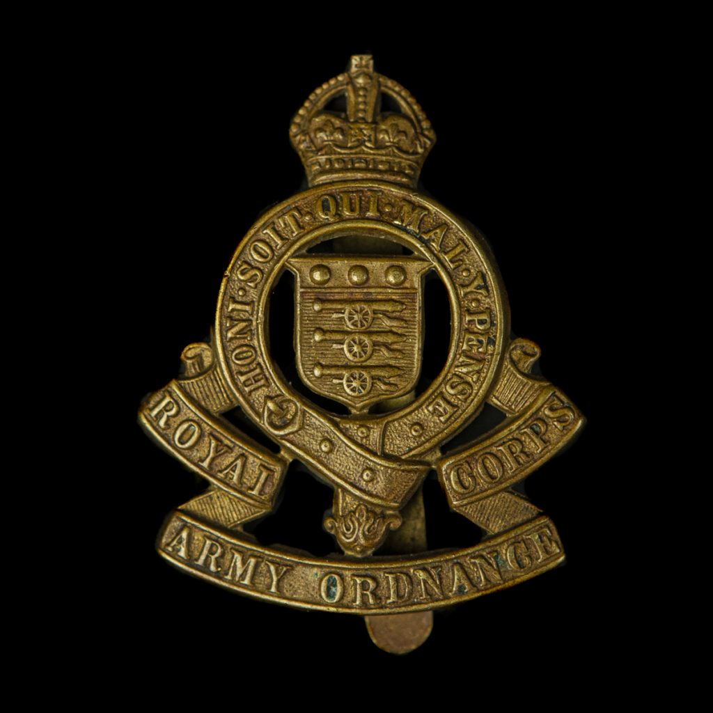 Britse capbadge Royal Corps Army Ordnance