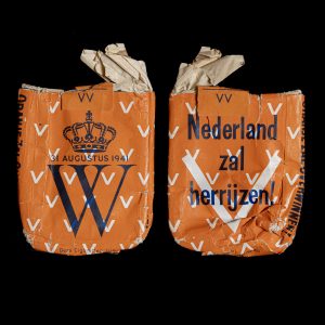 Sigaretten 31 augustus 1941, de verjaardag van koningin Wilhelmina met de tekst “Oranje zal overwinnen!”.