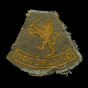 Mouwleeuw model 1940 Nederlandse aanmaak geweven op groen katoen 1946