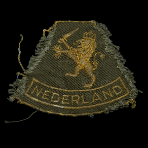 Mouwleeuw model 1940 Nederlandse aanmaak geweven op groen katoen 1946