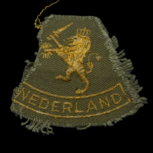 Mouwleeuw model 1940 Nederlandse aanmaak geweven op groen katoen 1946