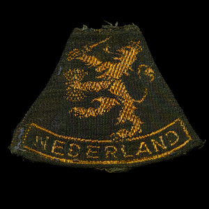 Mouwleeuw model 1940 Nederlandse aanmaak geweven kunstzijde 1946