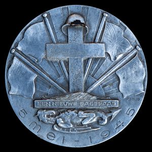 Grote penning Een Nieuwe Dageraad 5 Mei – 1945 (voorzijde)
