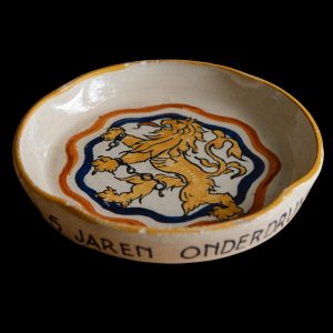 Onderzetter 5 jaar onderdrukking