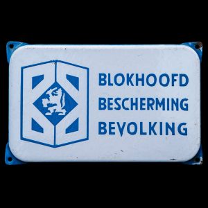 Bescherming Bevolking emaille deurplaatje