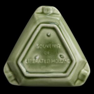 Asbak Hello Mr. Jeep – Souvenir of Liberated Holland