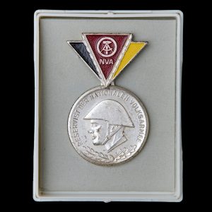 DDR Orden Reservist der Nationalen Volksarmee NVA in Zilver