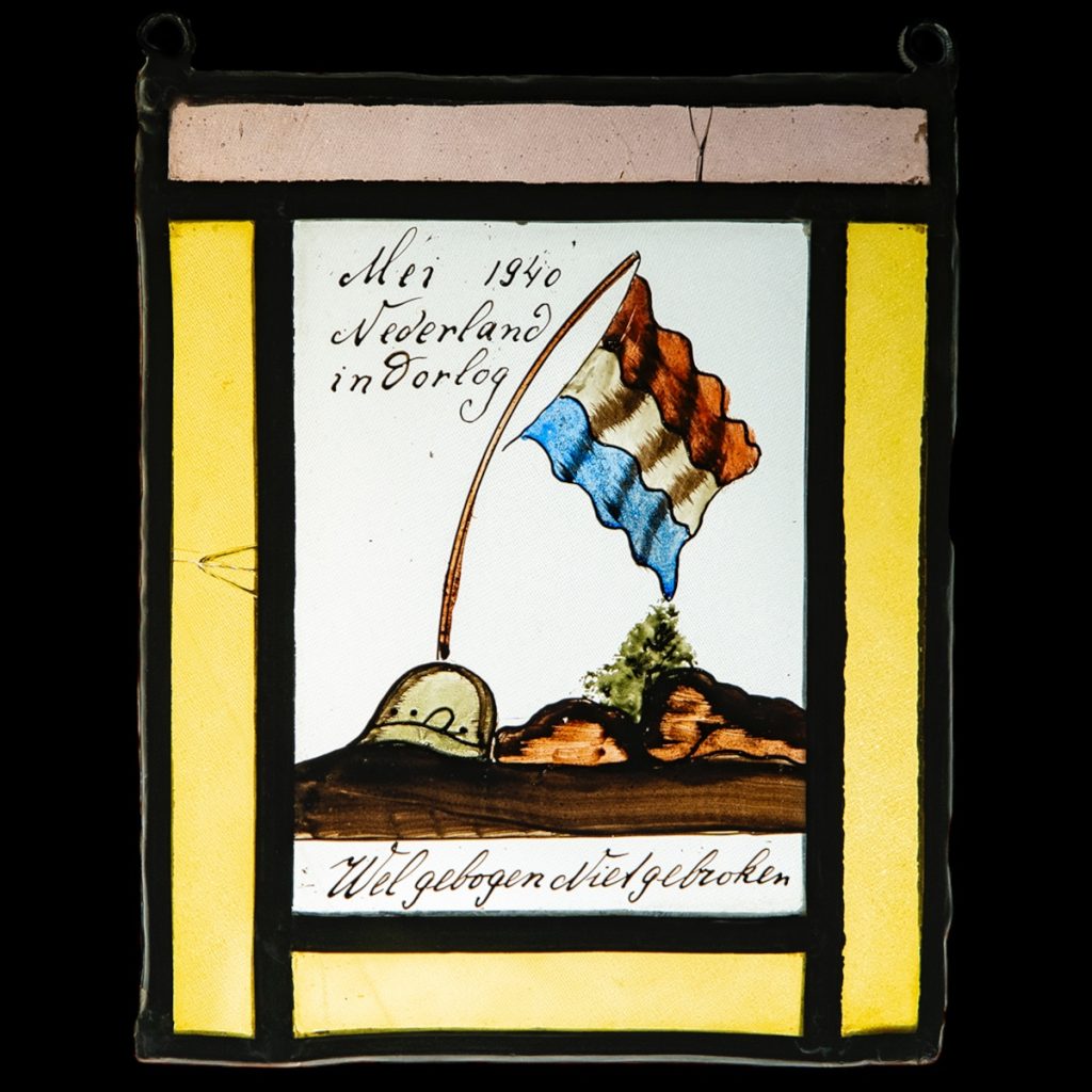 10 Mei 1940 Nederland in Oorlog – Wel Gebogen Niet Gebroken glas in lood