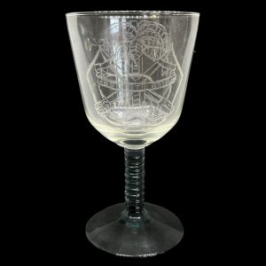 Handgeslepen glas Indisch Instructie Bataljon 1945 – 1947