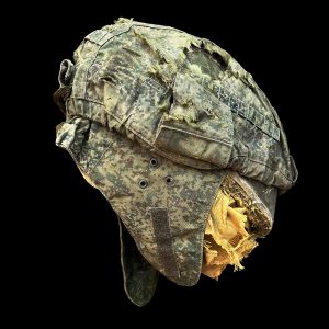 Battle damaged Russische helm 6b47 met cover
