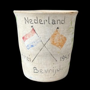 Beker Nederland 5 Mei 1945 Bevrijd