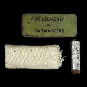 Brillenzalf tot Gasmaskers doosje met inhoud