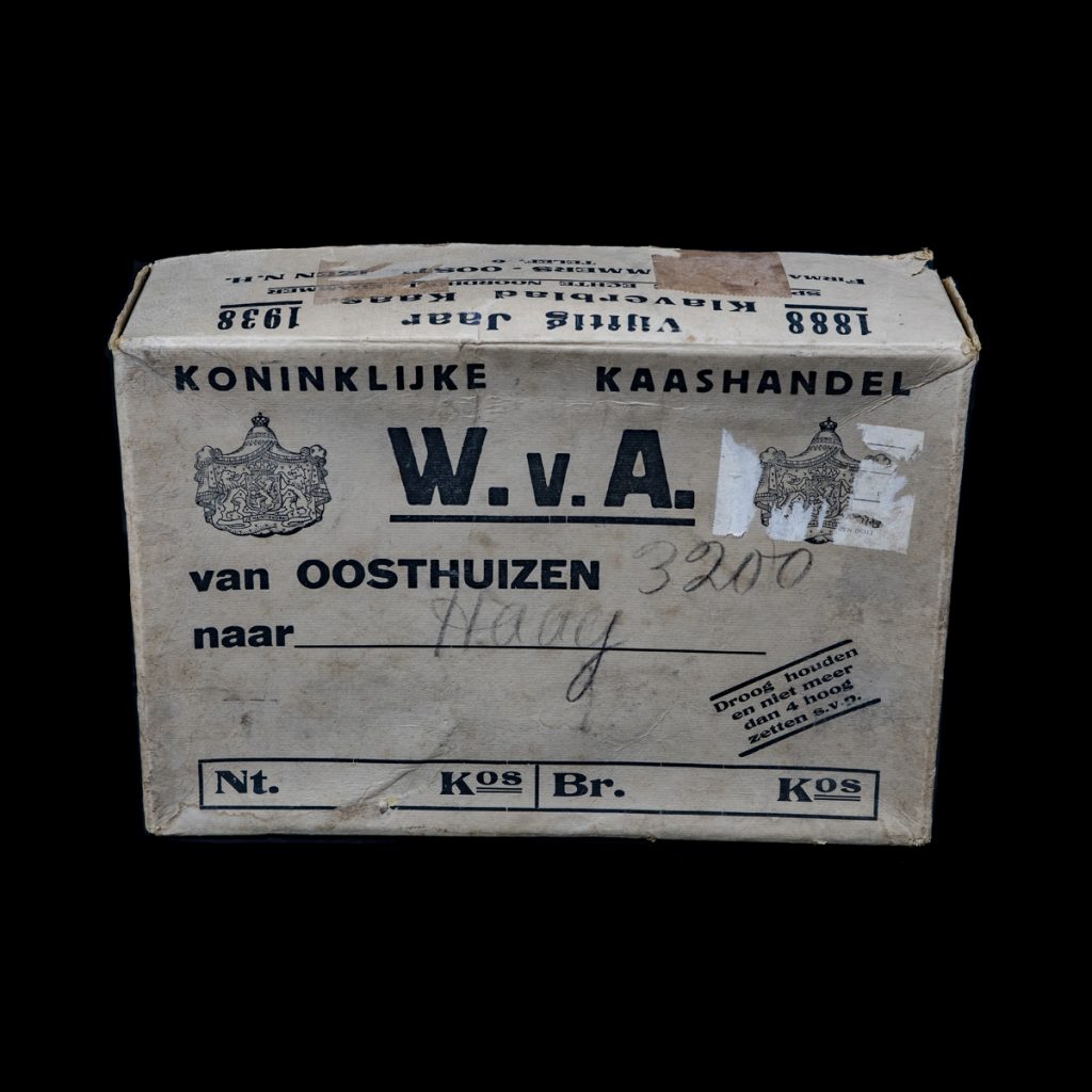 Doos Koninklijke Kaashandel W.v.A. Oosthuizen 1938