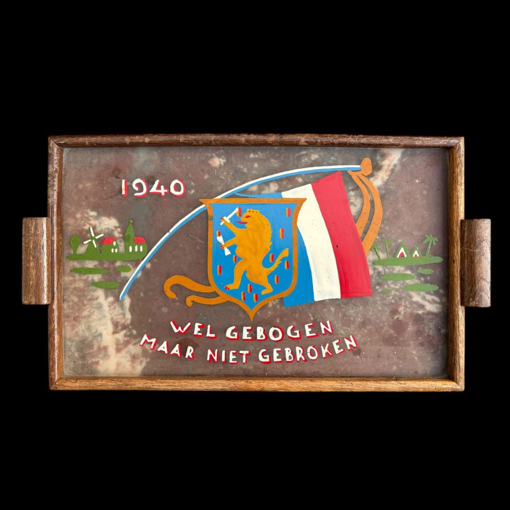 Dienblad ‘1940 Wel Gebogen maar Niet Gebroken’