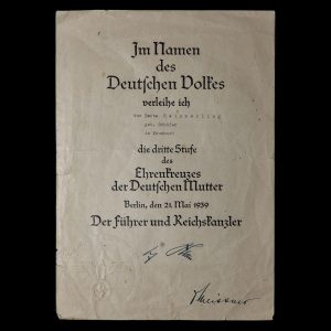 Document die dritte Stufe des Ehrenkreuzes der Deutschen Mutter