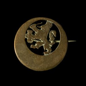 Broche ‘stil verzet’