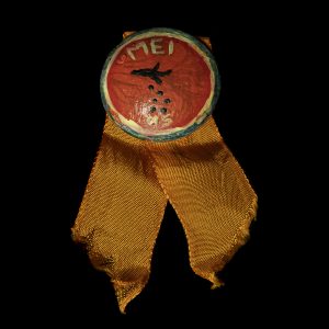 Mei broche