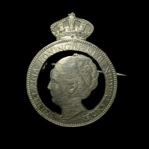 Broche  ‘stil verzet’