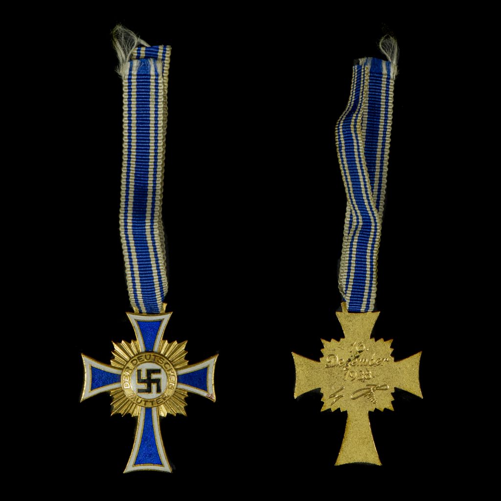 Ehrenkreuz der Deutschen Mutter in goud