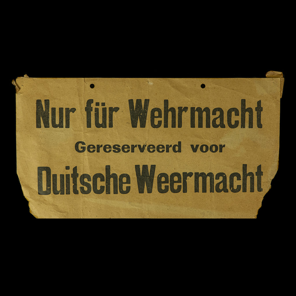 Nur für Wehrmacht – Gereserveerd voor Duitsche Weermacht