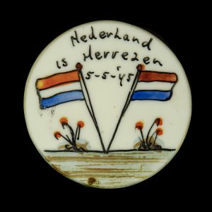 Nederland is Herrezen 5-5-’45 speld