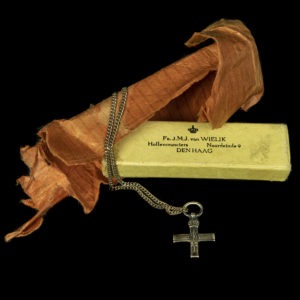 Verzetsherdenkingskruis als hanger