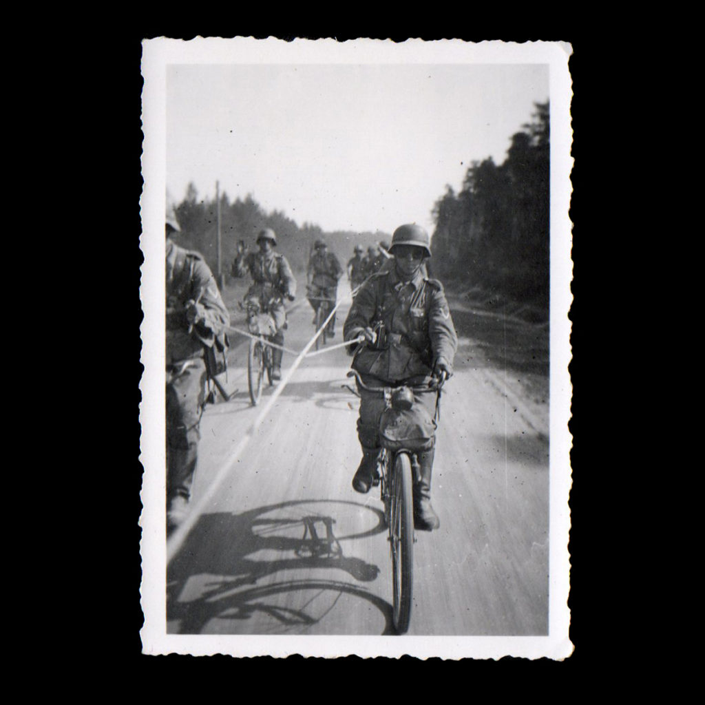Oefening op de fiets Rusland 1941